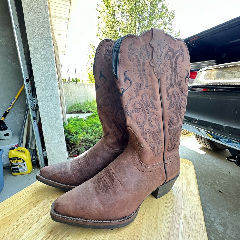 Justin Boots Brown Leather Cowboy Boots with black heel